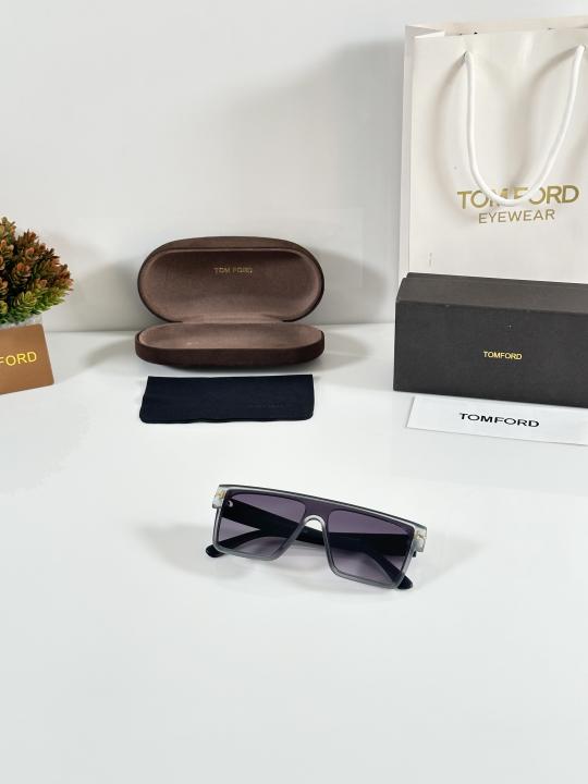 Tom-Fordd