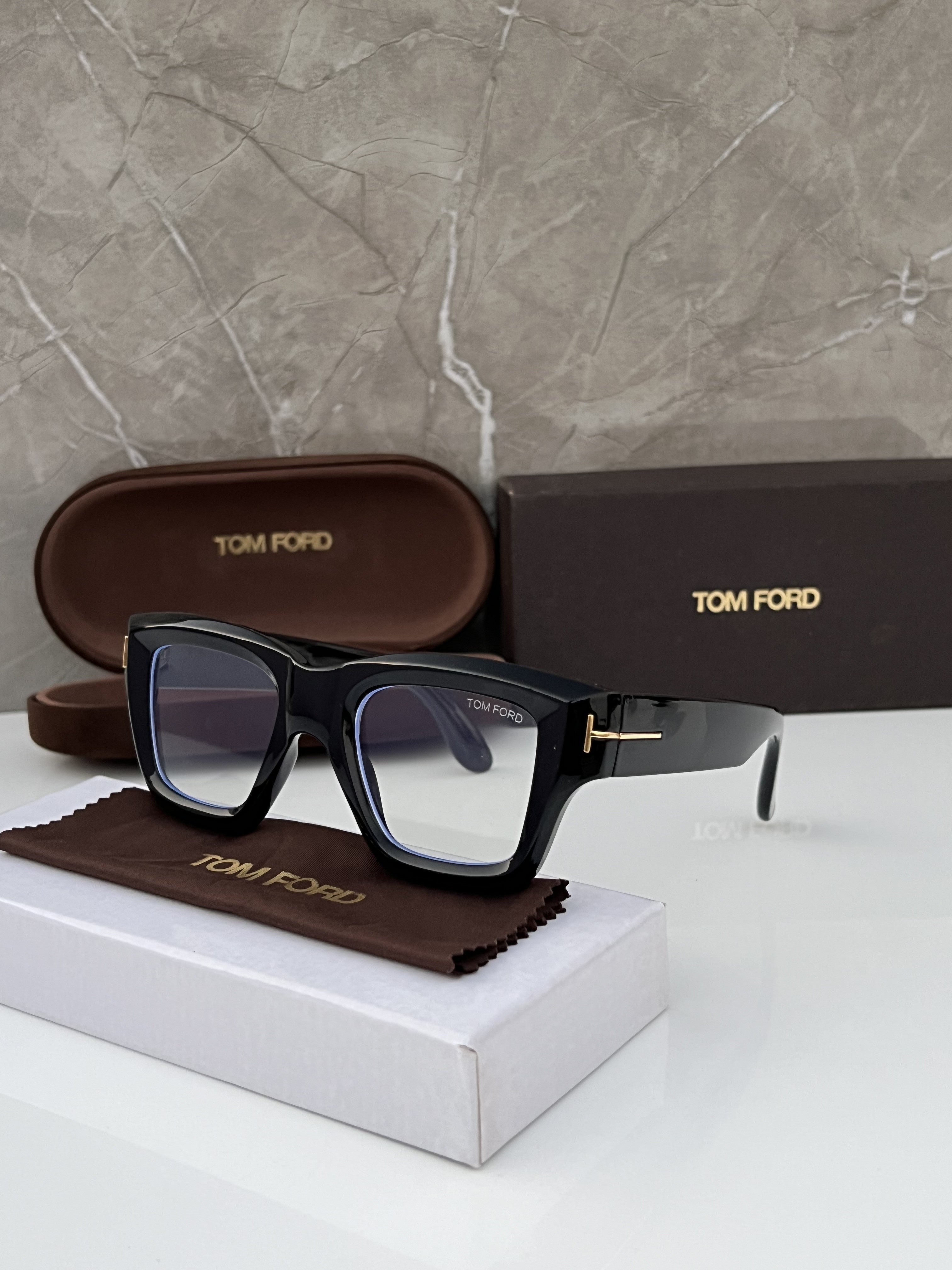 Tom-Fordd