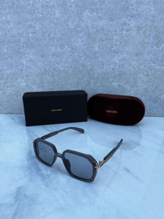Tom-Fordd
