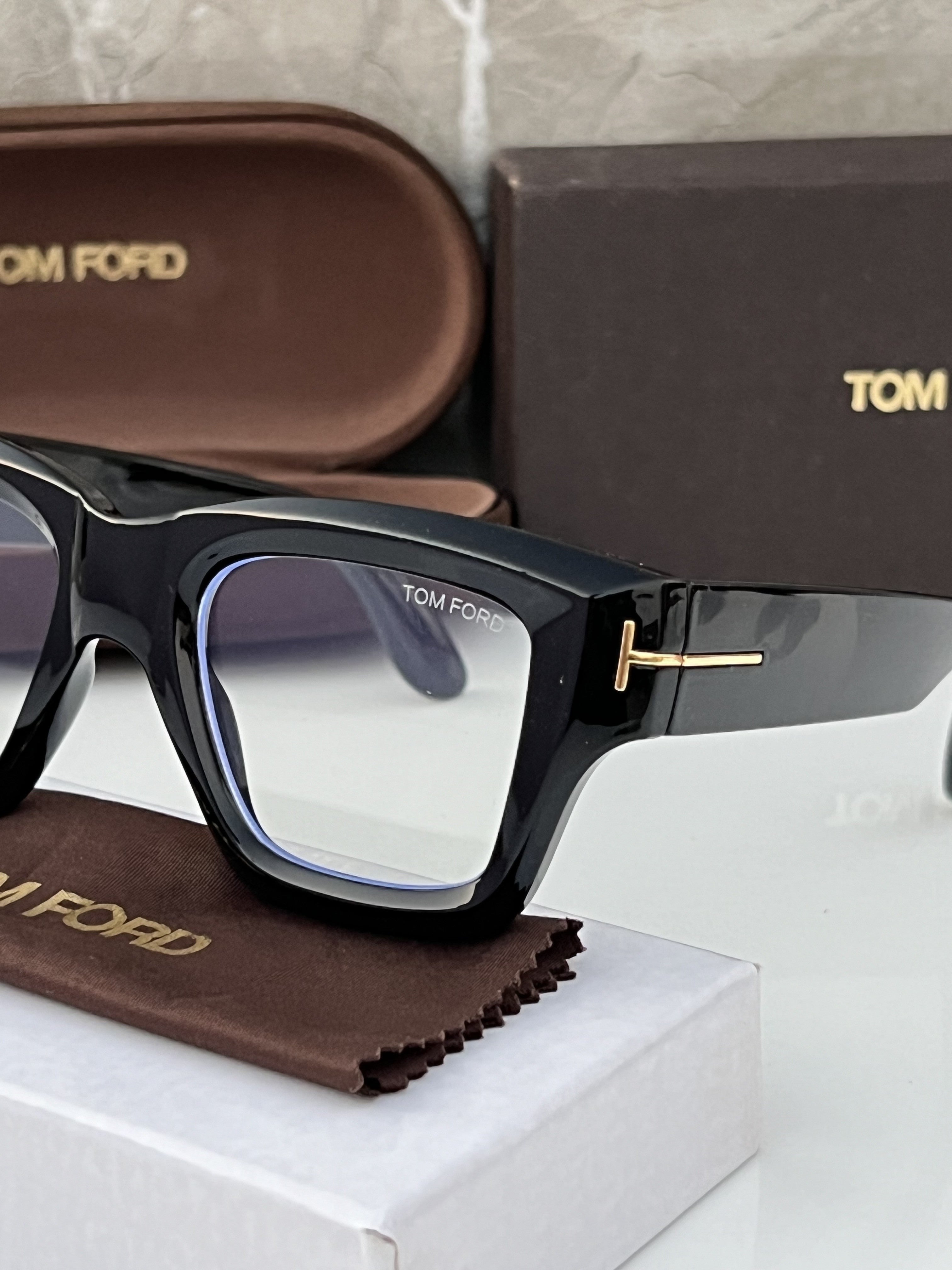 Tom-Fordd